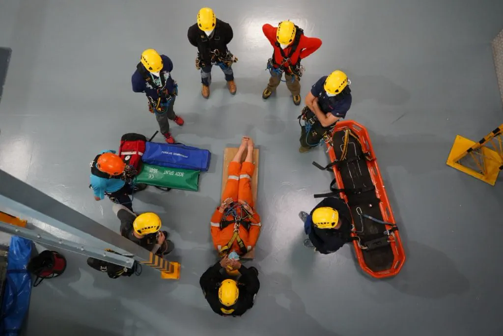 Curso Evaluación, Estabilización y Empaquetamientos de Víctimas en Camillas de Rescate