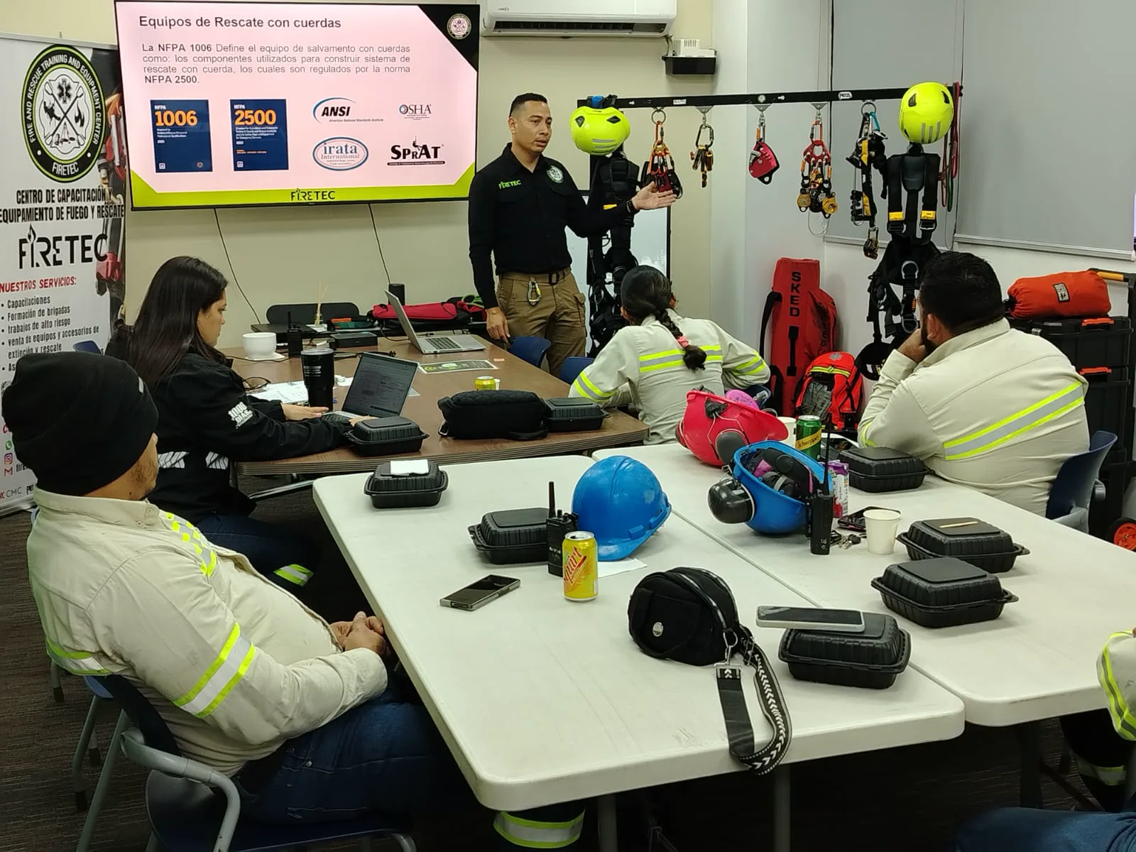 Instructor FireTec en acción
